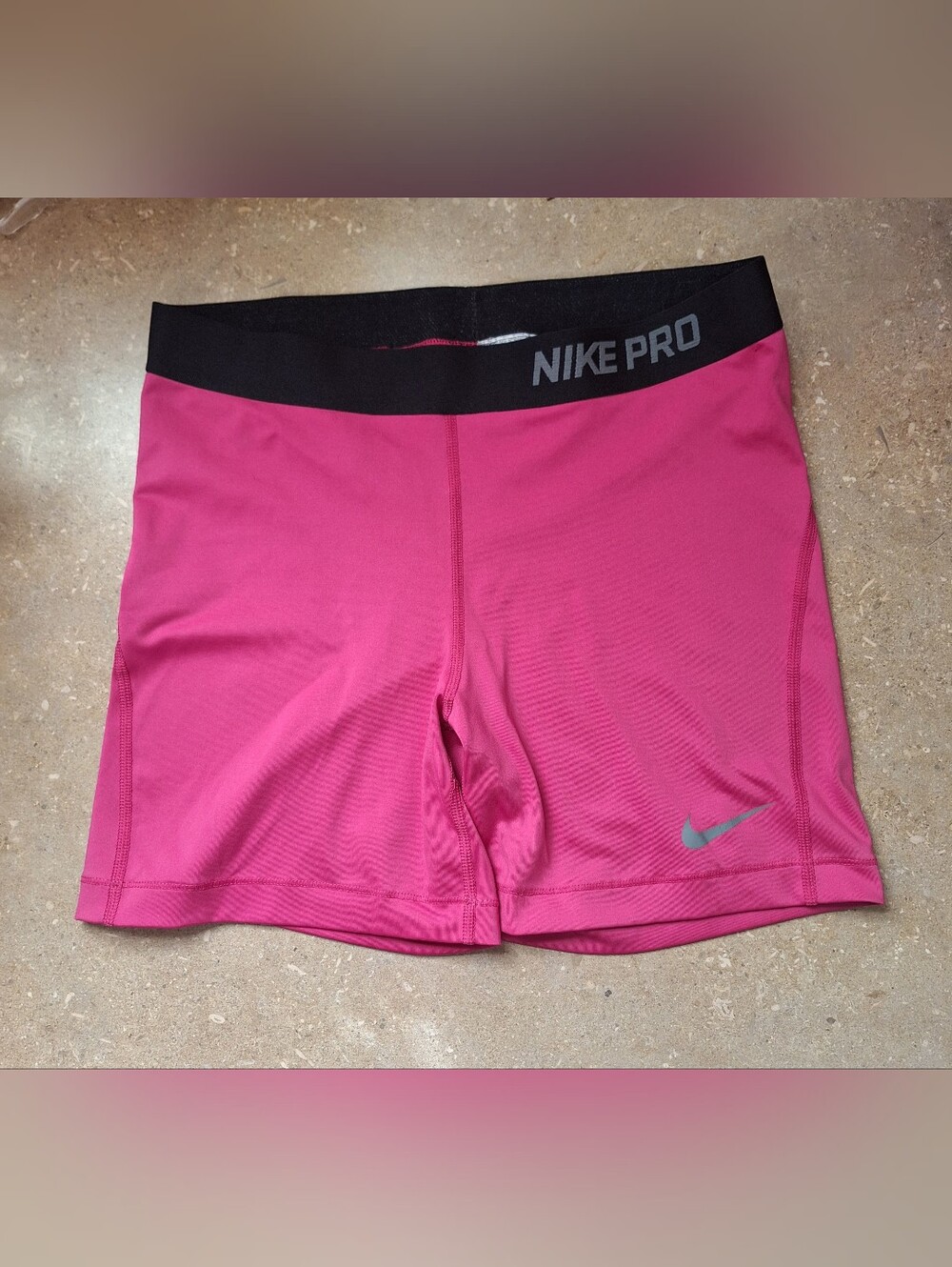 NIKE PRO Women's Training Shorts. Sz L